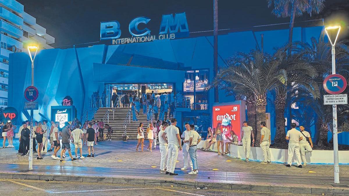 Fotografía del pasado sábado de la macrodiscoteca BCM Mallorca, en Magaluf, una de las más grandes de Baleares.