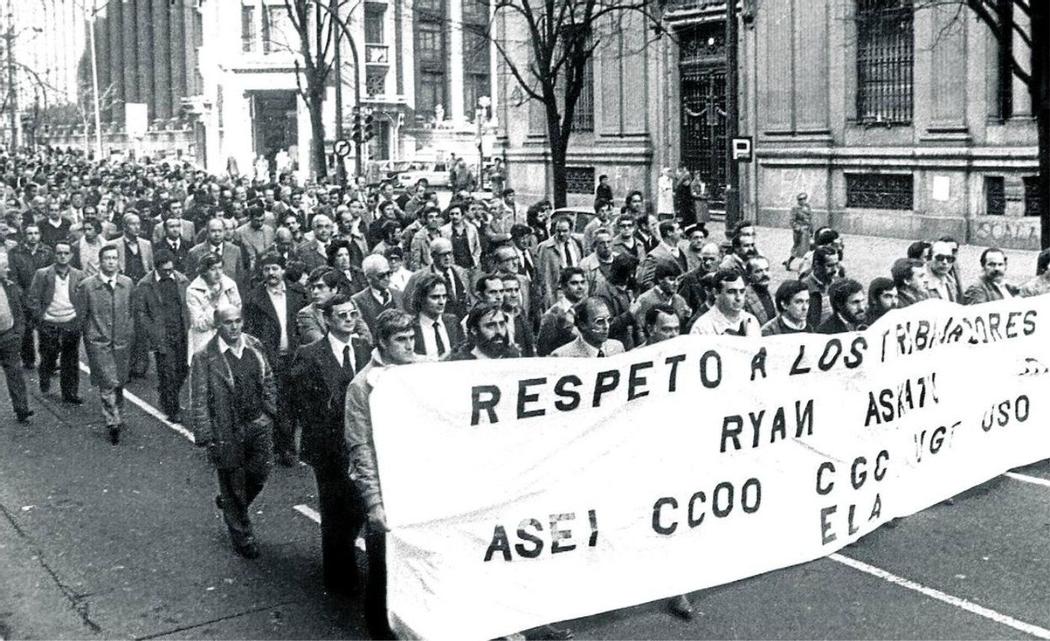 Una marcha en 1981 pide en Bilbao la liberación de José María Ryan. Una marcha en 1981 pide en Bilbao la liberación de José María Ryan.