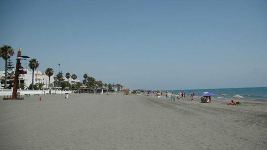 El menor fue hallado cuando flotaba en el agua, en la playa de Ferrara.