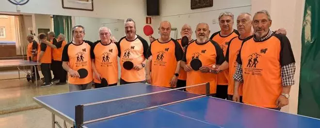 Neix un club de ping-pong per a veterans al barri de la Sagrada Família