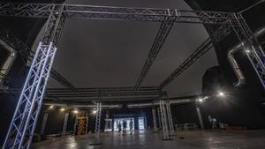 Vestíbul de l’antic Imax, sense grades, a un mes de l’estrena com a centre d’experiències immersivesVestíbul de l’antic Imax, buidada de grades a un mes de la seva estrena com a centre d’experiències immersives. | JORDI OTIX