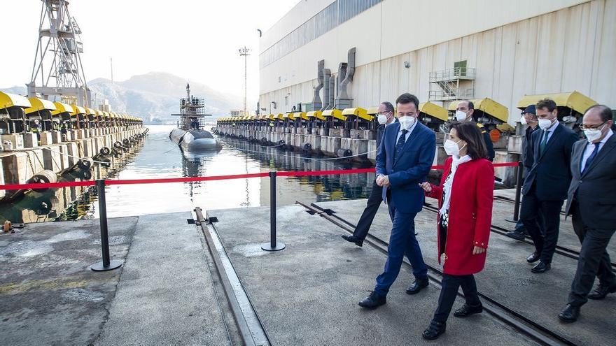 La ministra de Defensa, Margarita Robles, visita el astillero de Navantia en Cartagena