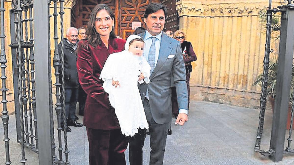 Francisco Rivera y Lourdes Montes, tras el bautizo de Nicolás.