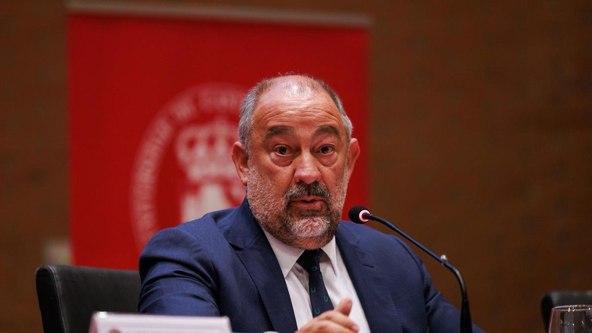 El rector de la Universidad de Castilla-La Mancha, único candidato a presidir la Crue, esta tarde en Madrid.