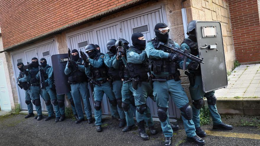 Así se trabaja en la Unidad de Seguridad Ciudadana de la Guardia Civil de Gijón