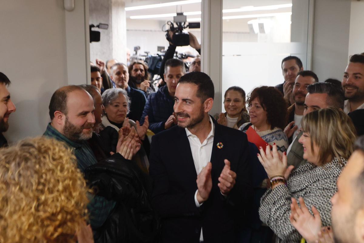 Bielsa presenta su candidatura de forma oficial en València