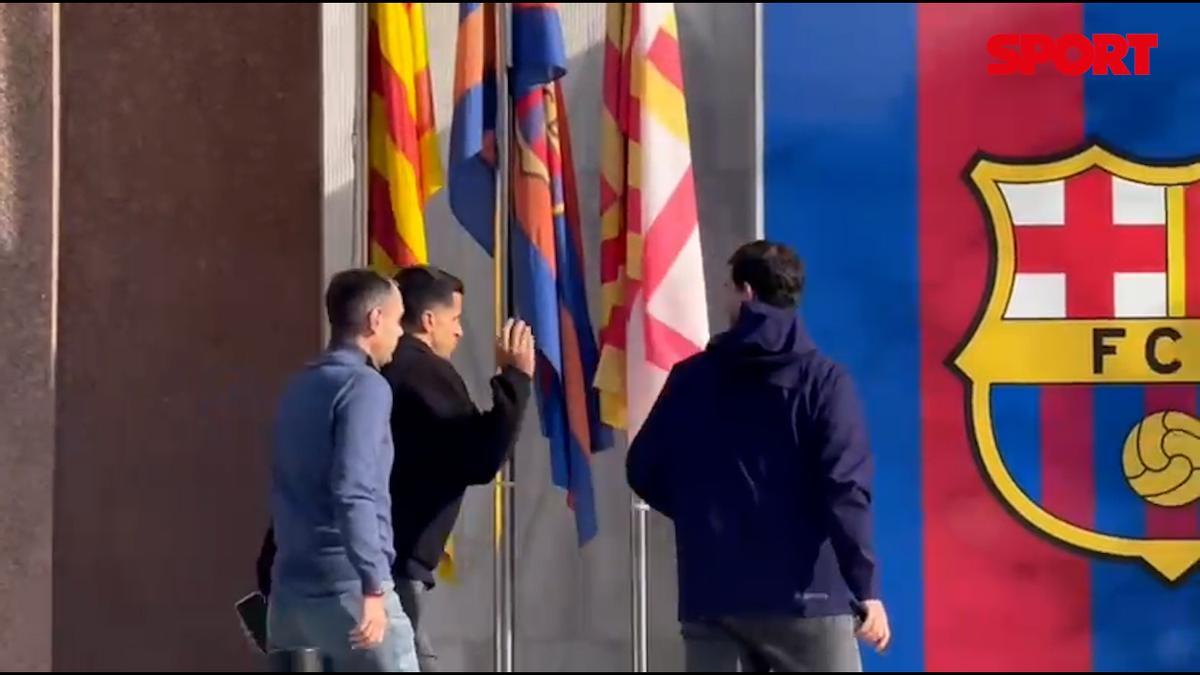 Joao Cancelo llega al Camp Nou para firmar su cesión