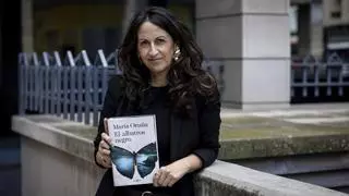 La escritora María Oruña visita Zaragoza: "Lo que no se cuenta en las escuelas, se olvida y se duerme"