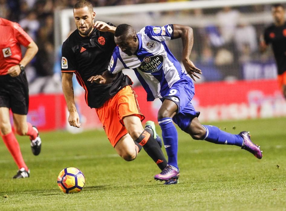 Un Çolak notable librea el ataque con un gran gol y un error suyo propicia el empate (1-1).