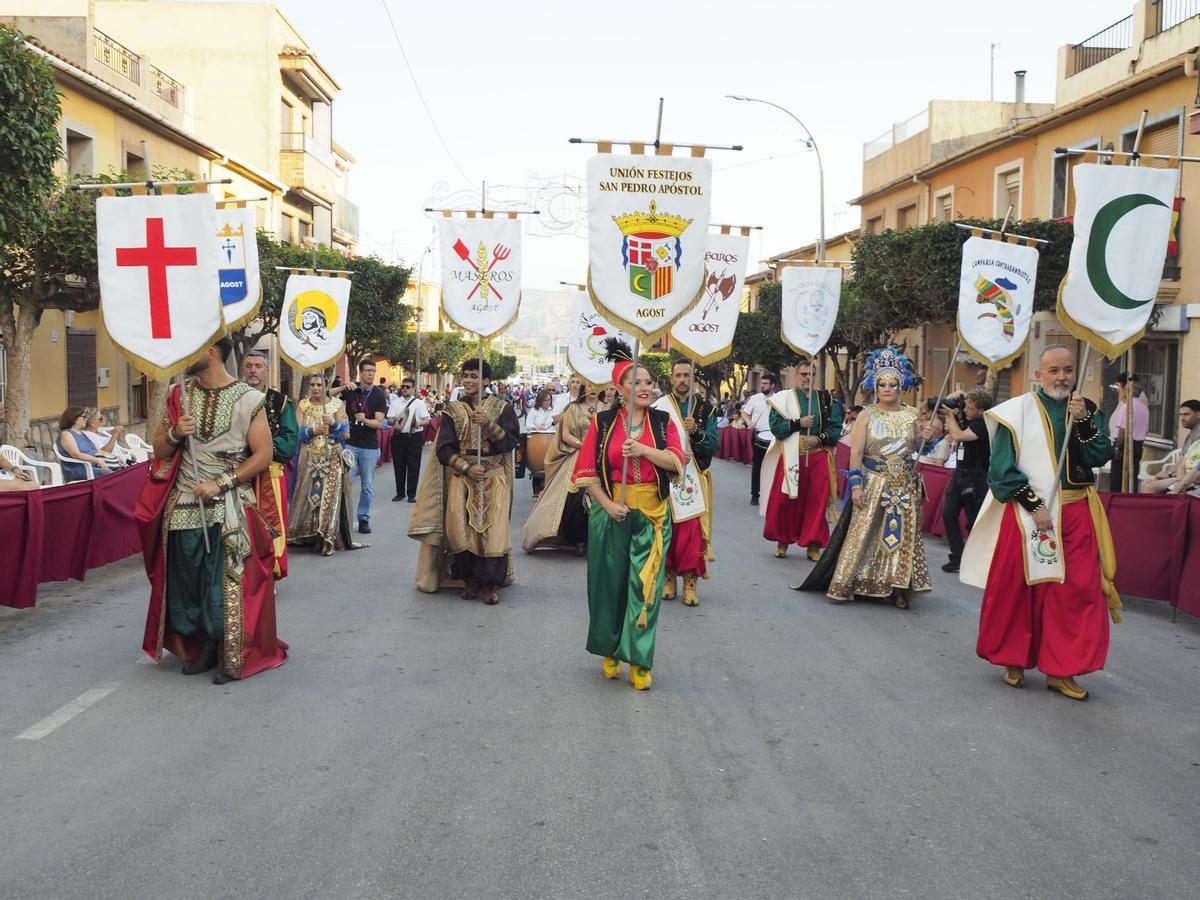 Las mejores imágenes de la Entrada Cristiana y la Embajada de los Moros y Cristianos de Agost