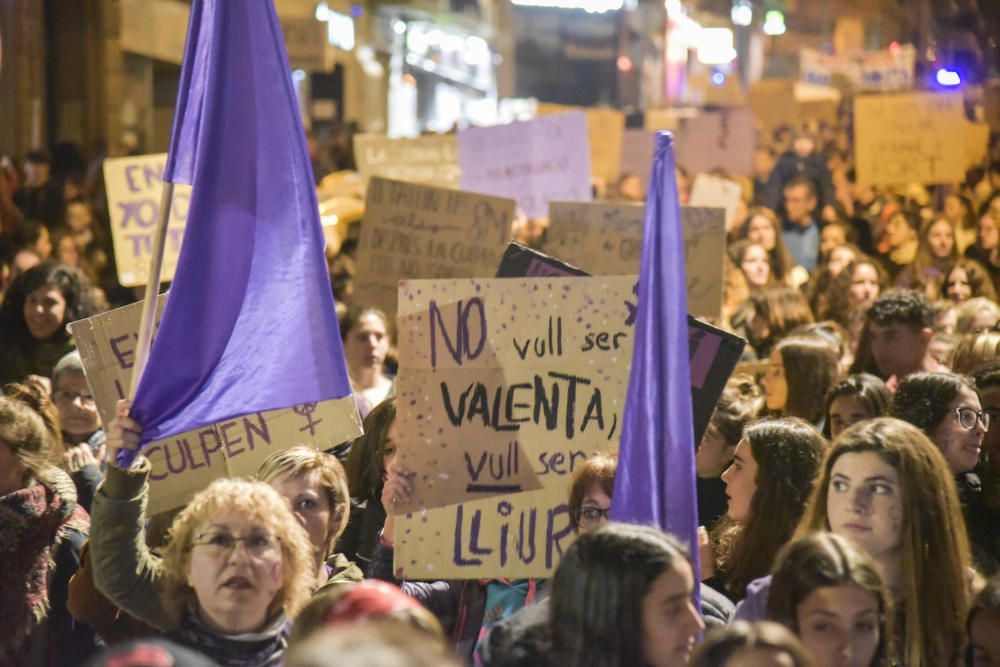 GALERIA | Manifestació feminista pel 8M a Manresa