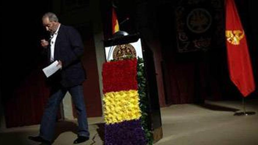 Julio Anguita cerrará la campaña de IU-Verdes-SIEX en Badajoz