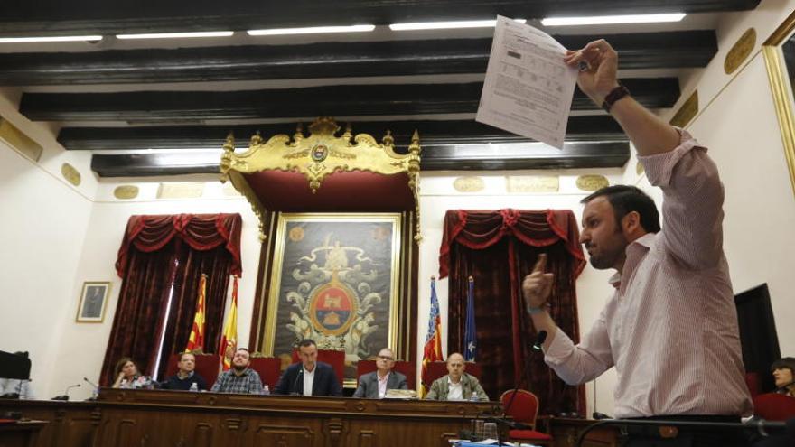 Pablo Ruz carga contra el alcalde por quedarse el PP con un concejal menos