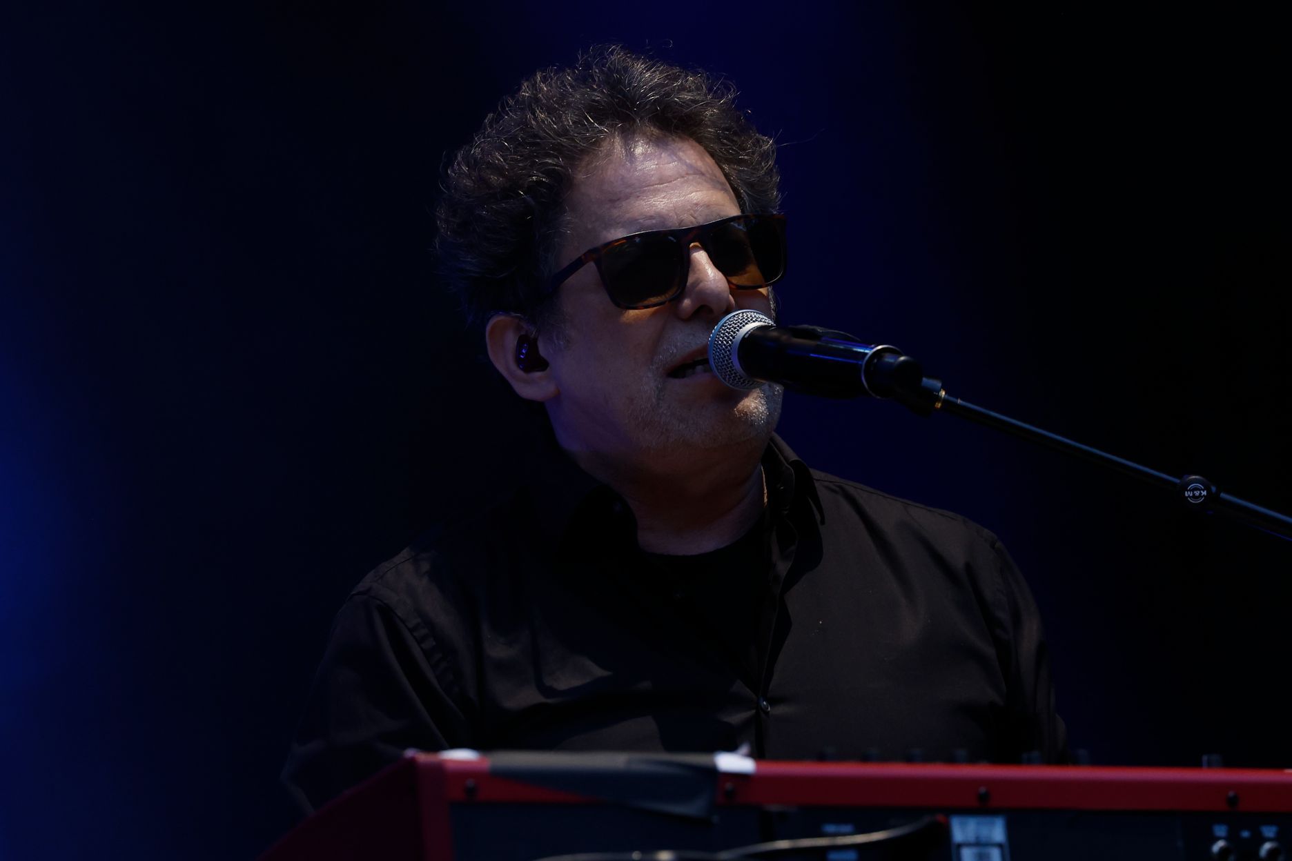 Andrés Calamaro estrena Castrelos ante miles de personas