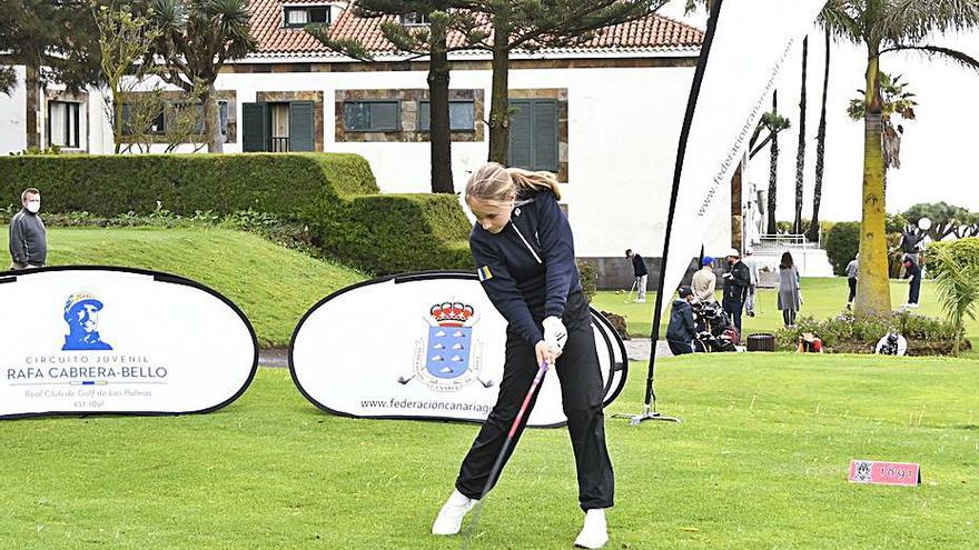 Ana Malcom, en acción, ayer en el Real Club de Golf de Las Palmas. | | LP/DLP