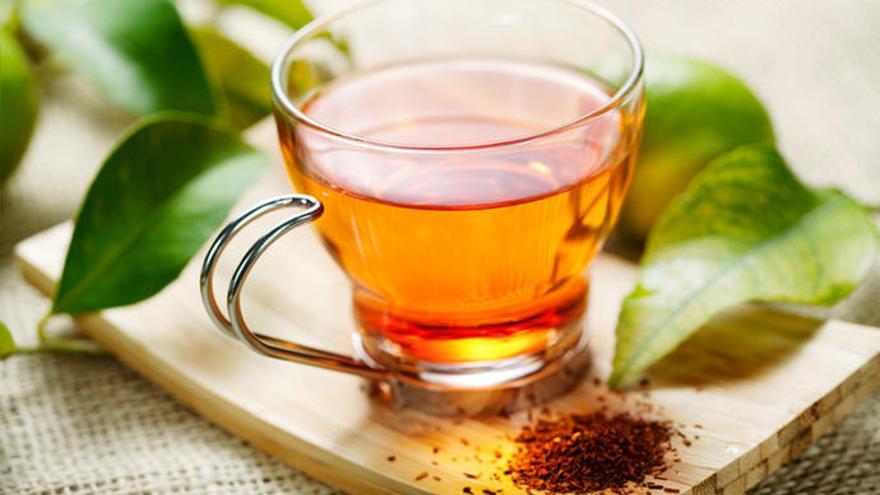 Beneficios del té de manzanilla con anís, bebida que te puede ayuda a  desinflamar el vientre