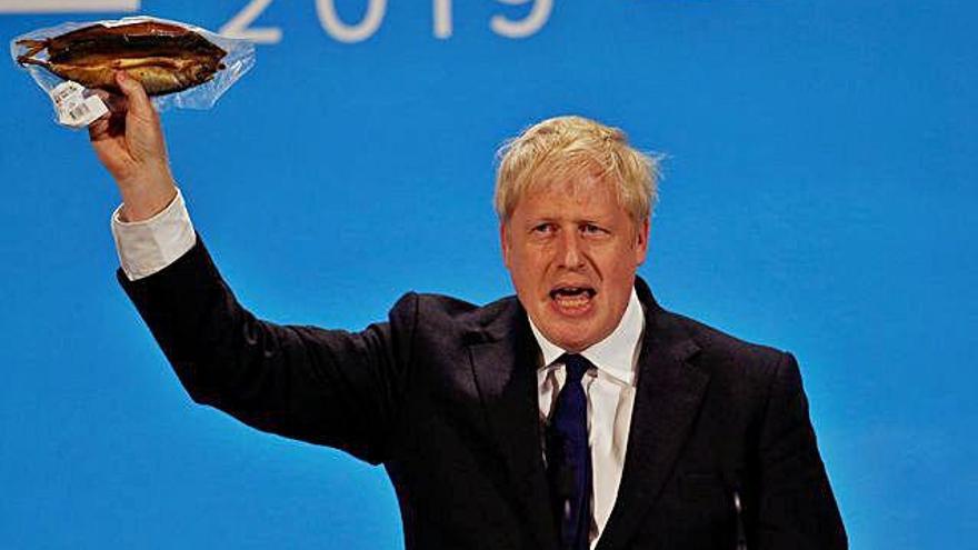 Boris Johnson va patir la seva primera derrota al Parlament sense ser encara primer ministre.