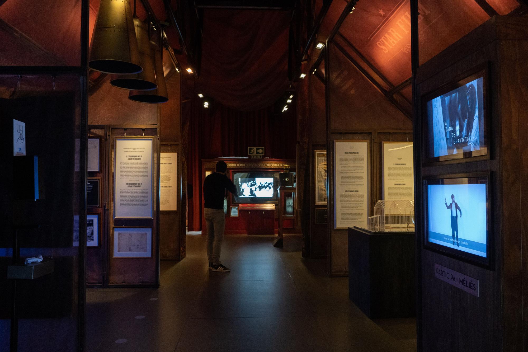 GALERÍA | Esto es lo que te espera en la exposición de La Caixa sobre George Méliès en la Plaza Mayor