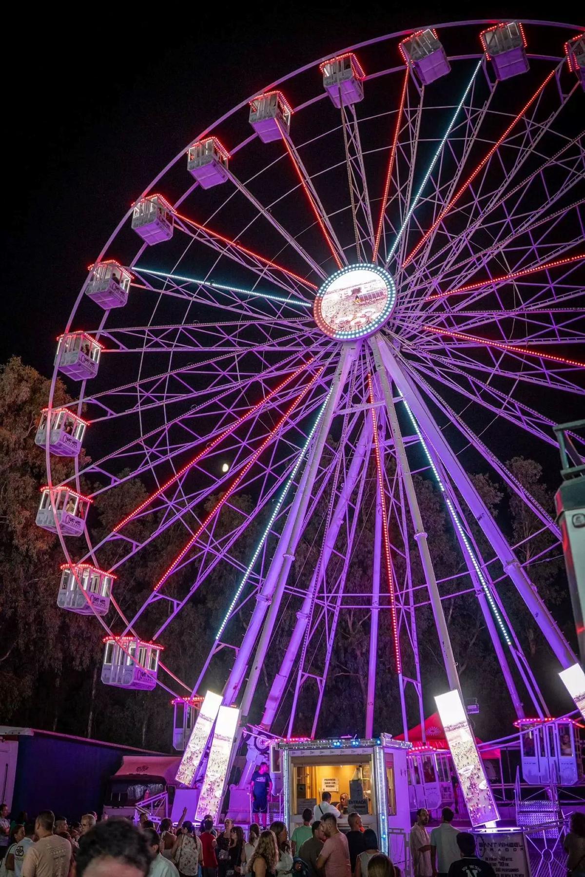 La noria de la Feria de Mérida, uno de los grandes referentes visuales del recinto durante décadas.