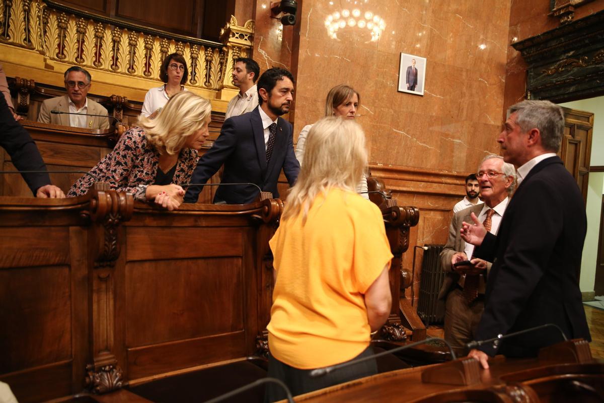 El Ayuntamiento de Barcelona ha celebrado este martes un pleno extraordinario para abrir el mandato del alcalde, Jaume Collboni.