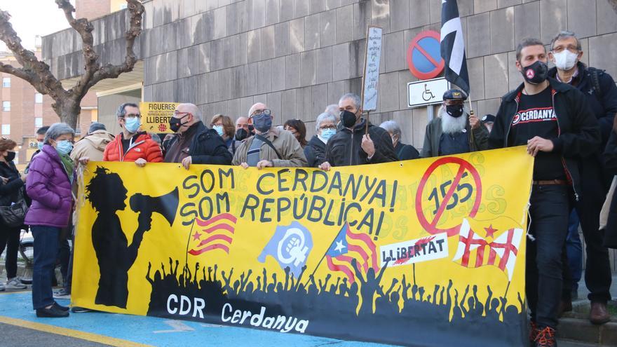 Concentració davant dels jutjats de Figueres per les citacions del tall del Tsunami Democràtic