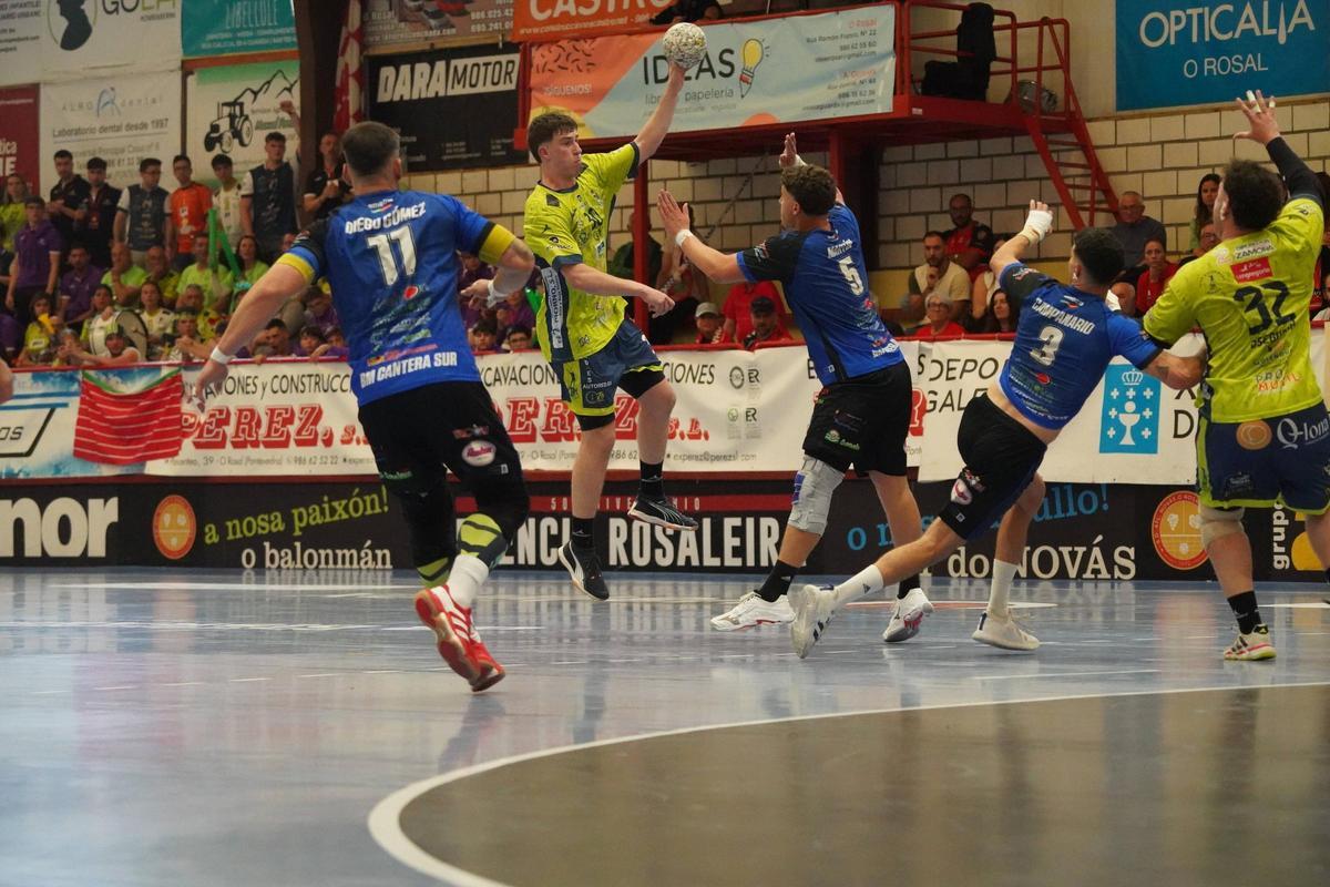 El Balonmano Zamora debuta con victoria