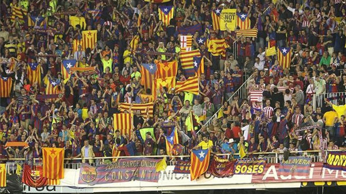 Afición del FC Barcelona en la final de Copa de 2009, contra el Athletic (1-4) en Mestalla