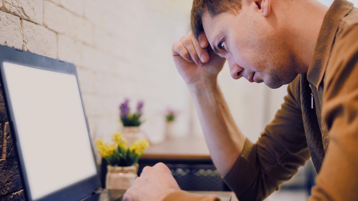 La Seguridad Social avisa: revisar la Sede Electrónica evita la suspensión de la prestación por baja laboral