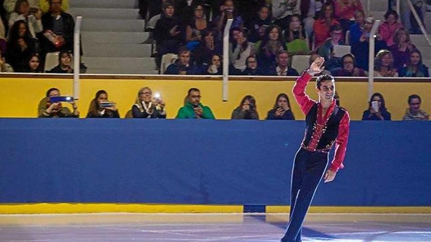 El patinador campió del món Javier Fernández a la pista de Puigcerdà