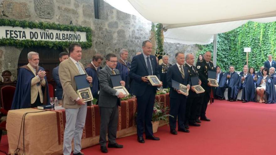 Los servicios de emergencias recogieron su mención honorífica durante el acto del Capítulo Serenísimo en el patio de armas de Fefiñáns.