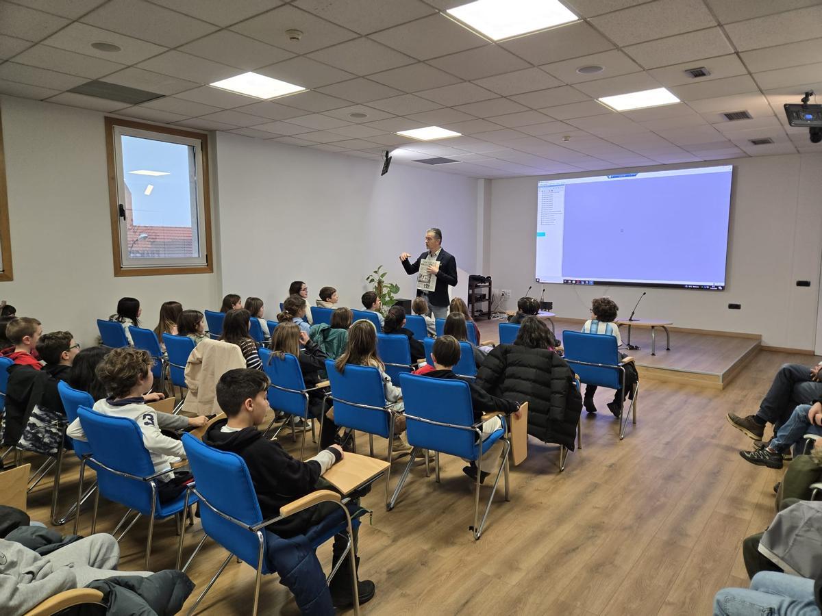 Alumnos do Martín Códax na súa visita a FARO.