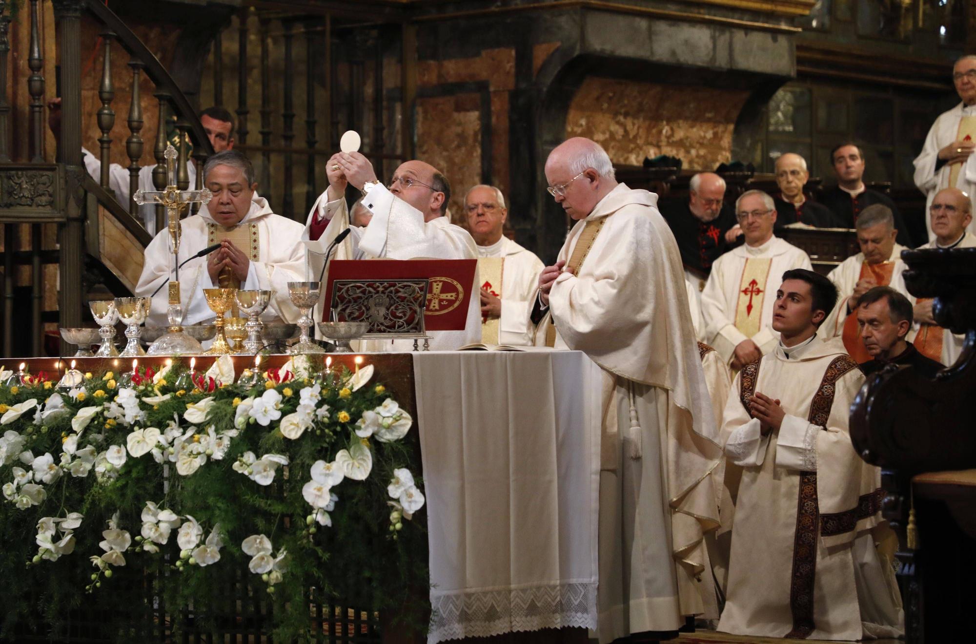 Ceremonia de toma de posesión del nuevo arzobispo de Santiago, monseñor Prieto