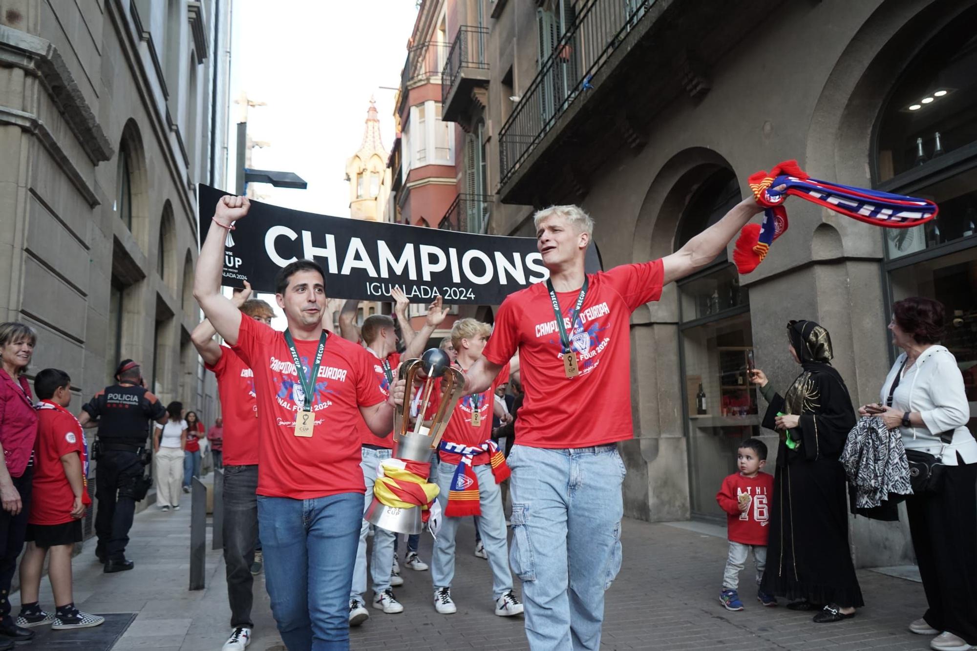 Les millors imatges de la celebració de l'Igualada HC després de guanyar l'Europe Cup