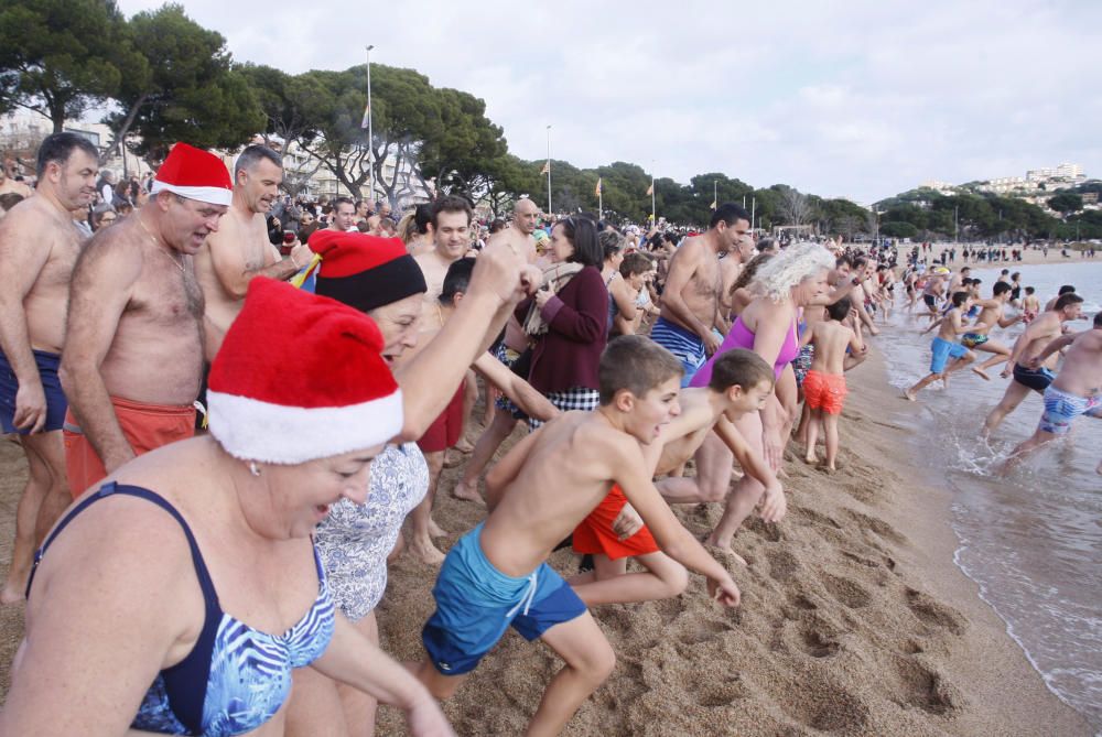 Primer bany de l'Any a 2018 - Sant Feliu de Guíxols