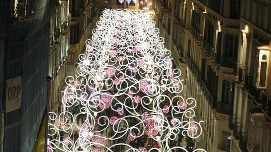 Vista de la calle Larios con la decoración navideña.
