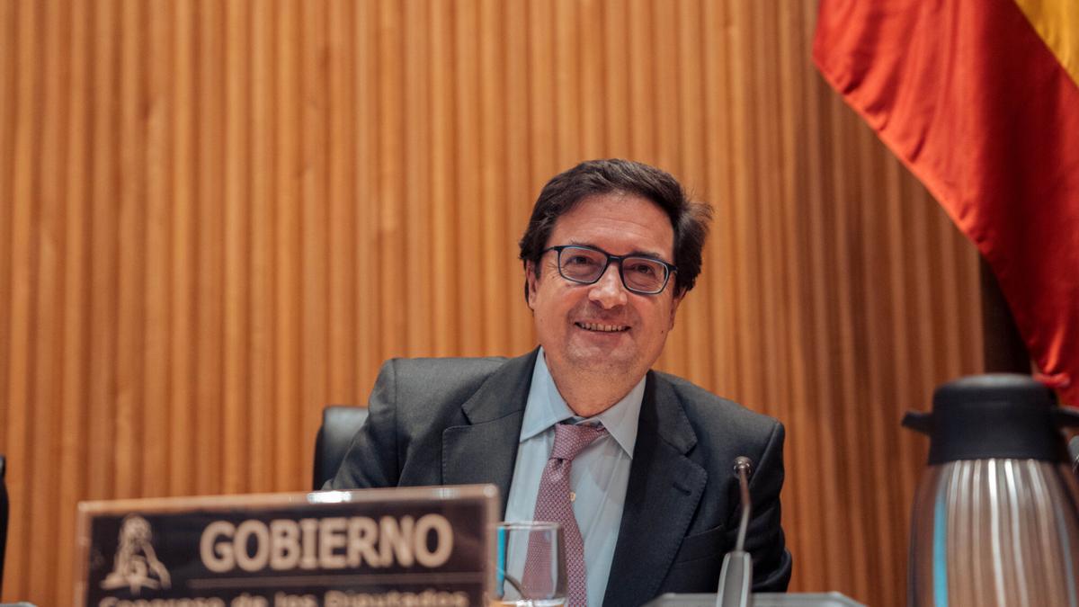 Hükümet, şu ana kadar geçici işçilerin işgal ettiği 321.000'den fazla pozisyonu istikrara kavuşturduğunu doğruluyor