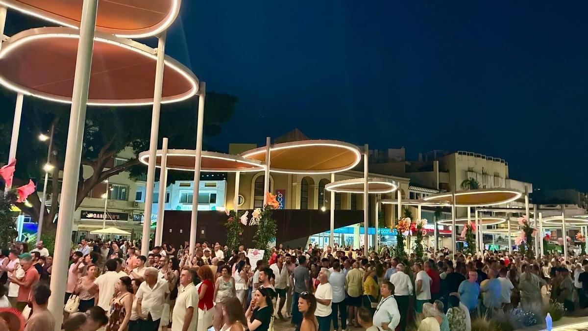 Nueva plaza de la Nogalera en Torremolinos, en imágenes