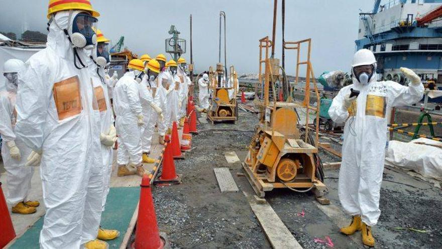 Japón eleva el nivel de peligro por la fuga de agua radiactiva en Fukushima