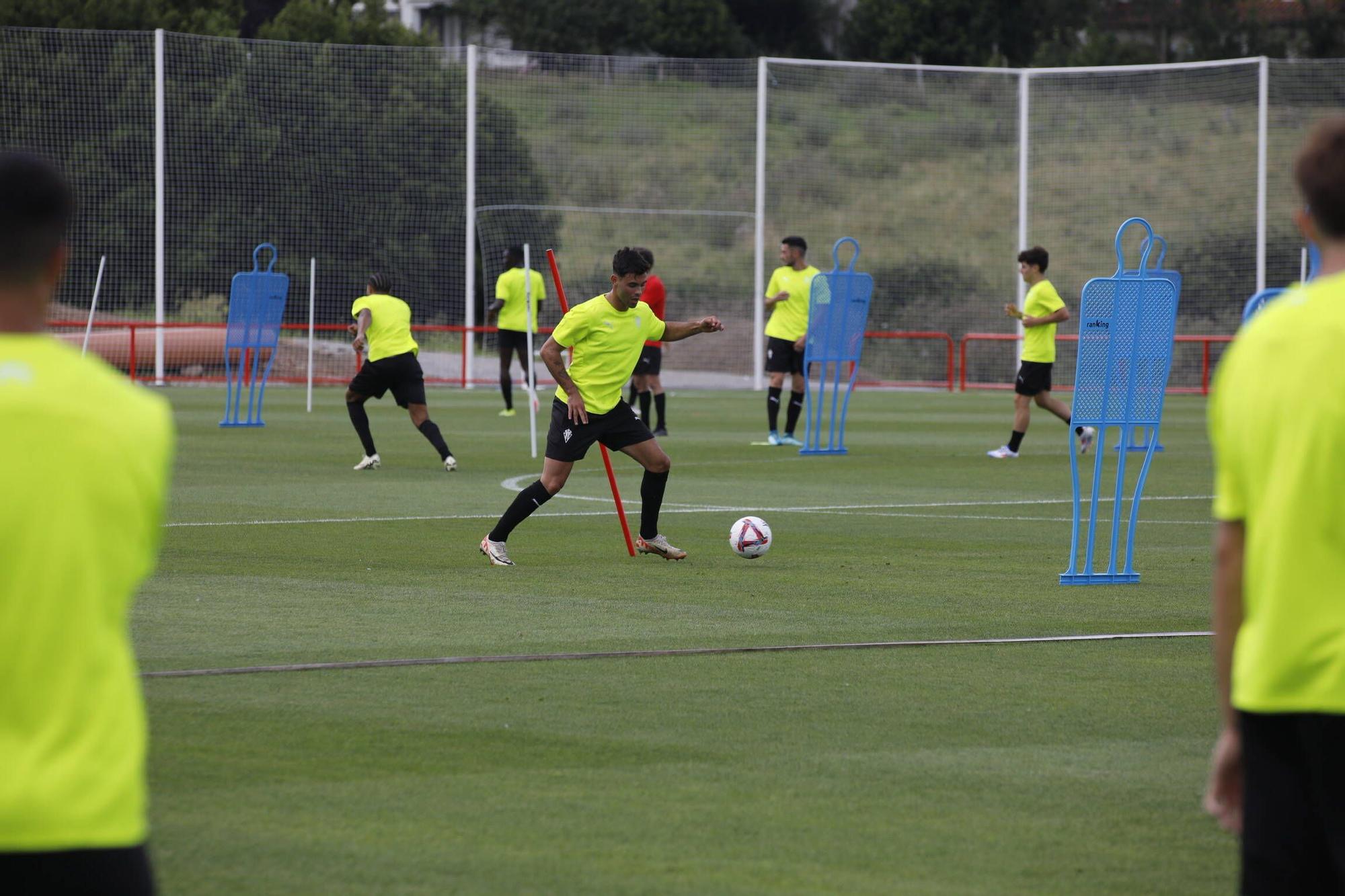 Así fue el primer entrenamiento de la era Albés en el Sporting (en imágenes)