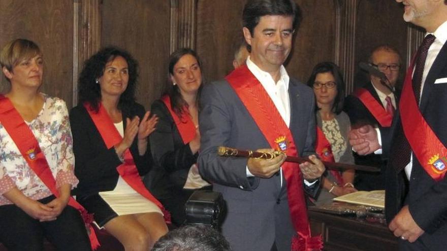 Luis Felipe, alcalde de Huesca con el apoyo de Cambiar y Aragón Sí Puede