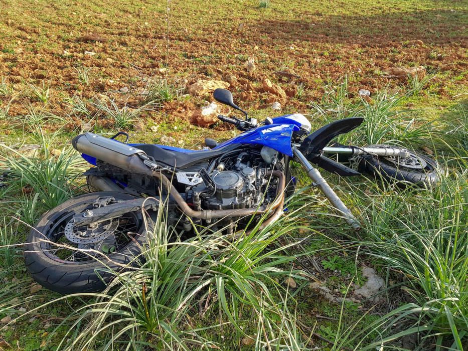 Un joven motorista, en estado crítico tras chocar contra un coche en Santa Eugènia