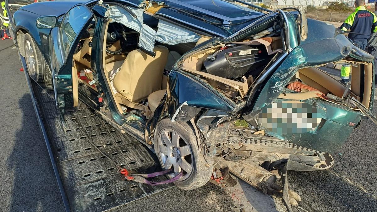 Uno de los coches accidentados en Alicante.