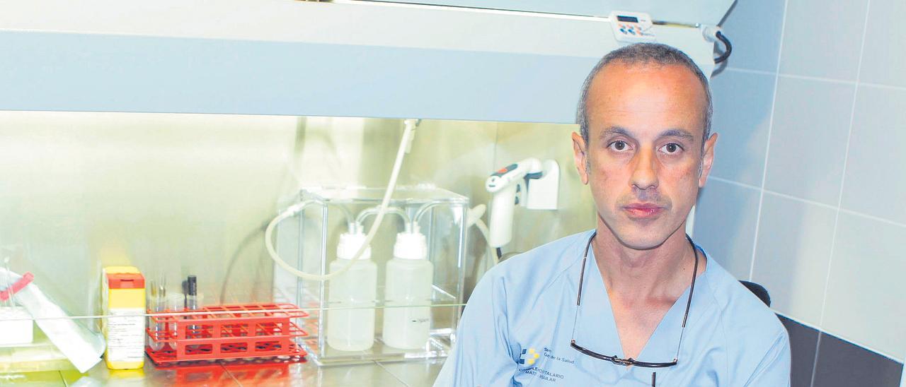 El investigador Alfredo Santana, genetista clínico