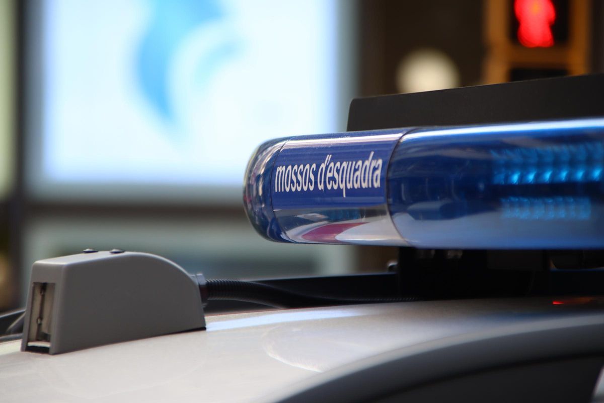 Llums dun cotxe dels Mossos dEsquadra.