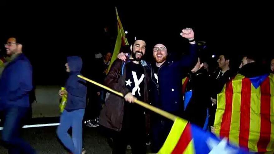 La AP7 cortada durante horas por las manifestaciones contra la detención de Puigdemont