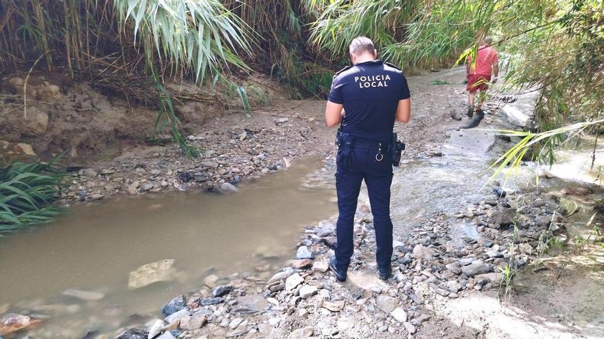 Calp y Benissa exigen a la CHJ que limpie y mejore la seguridad en el barranco donde murió un policía