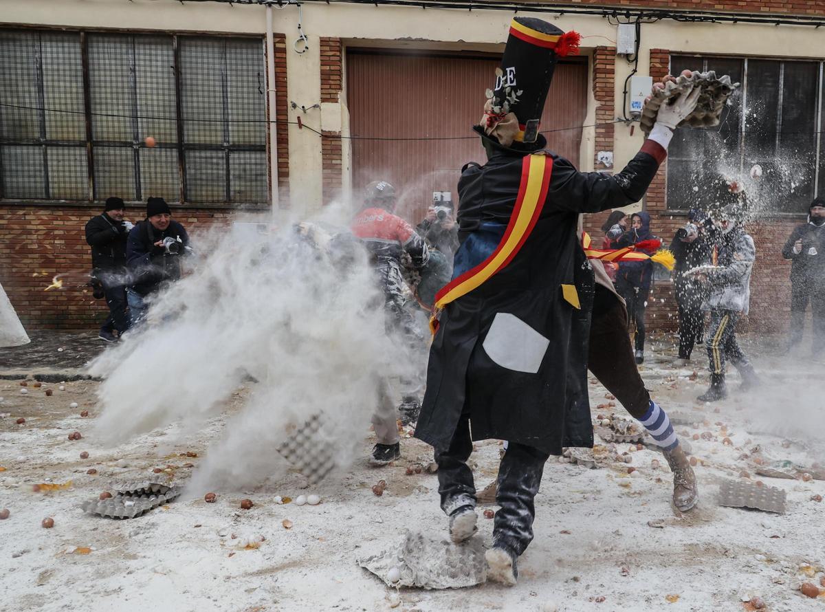 Els enfarinats toman Ibi Els enfarinats toman Ibi