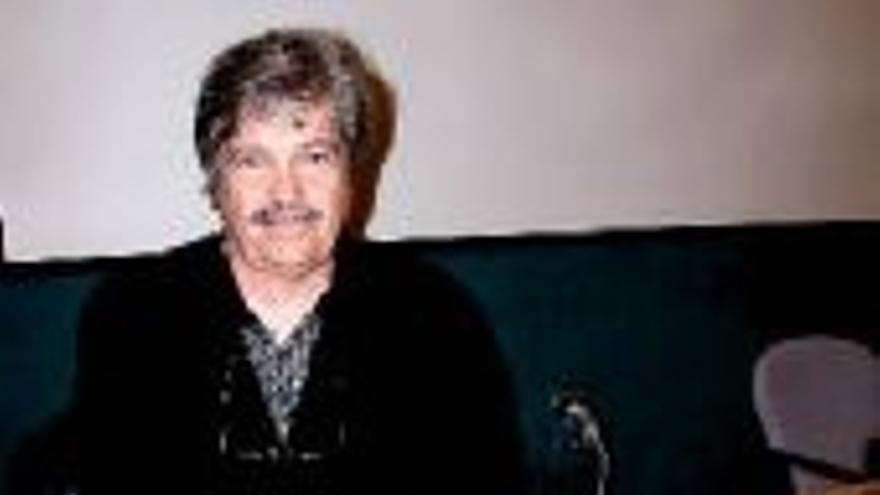 Alan Kay PROGRAMADOR INFORMATICO: &quot;El software libre extremeño permite un mayor desarrollo&quot;