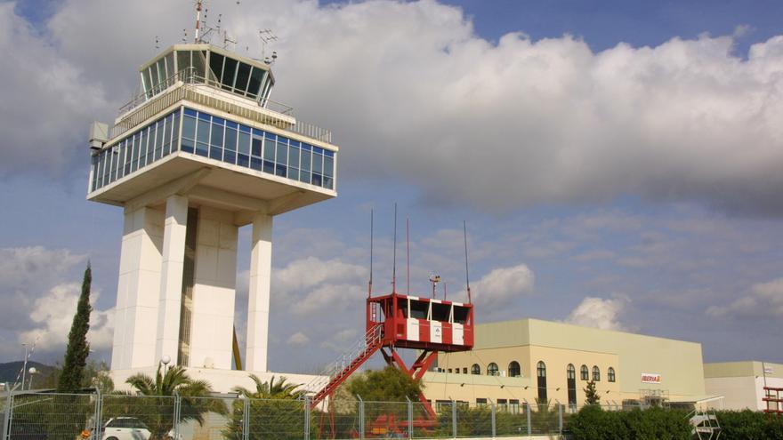Arranca la huelga de controladores aéreos en el aeropuerto de Ibiza