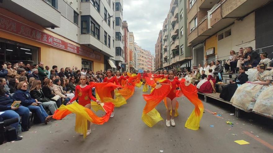 Vídeo: Música y colorido en la Cabalgata del Ninot Infantil de Burriana 2026